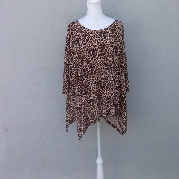 Chico's Top Women's Size 1 Med Brown Animal Print Oversized Shark Bite Knit - Picture 1 of 5